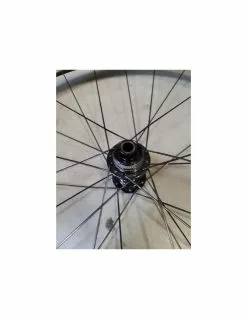 Airstreeem Carbon Aero 50/50 Disc Tub. Laufradsatz Glanzfinish Neu 6 Airstreeem Carbon Aero 50/50 Disc Tub. Laufradsatz Glanzfinish Neu -Fahrradzubehör Elegant Magasin airstreeem carbon aero 5050 disc tub laufradsatz logo glanzfinish neu 2