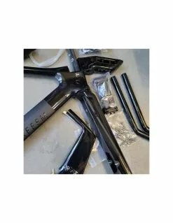 Airstreeem Super TT Plus Carbon Rahmenset S-M BLK Inkl. Lenker Uv. Neu -Fahrradzubehör Elegant Magasin airstreeem super tt plus carbon rahmenset s m blk inkl lenker uv neu 4